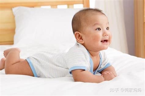新生儿抬头训练什么时候开始