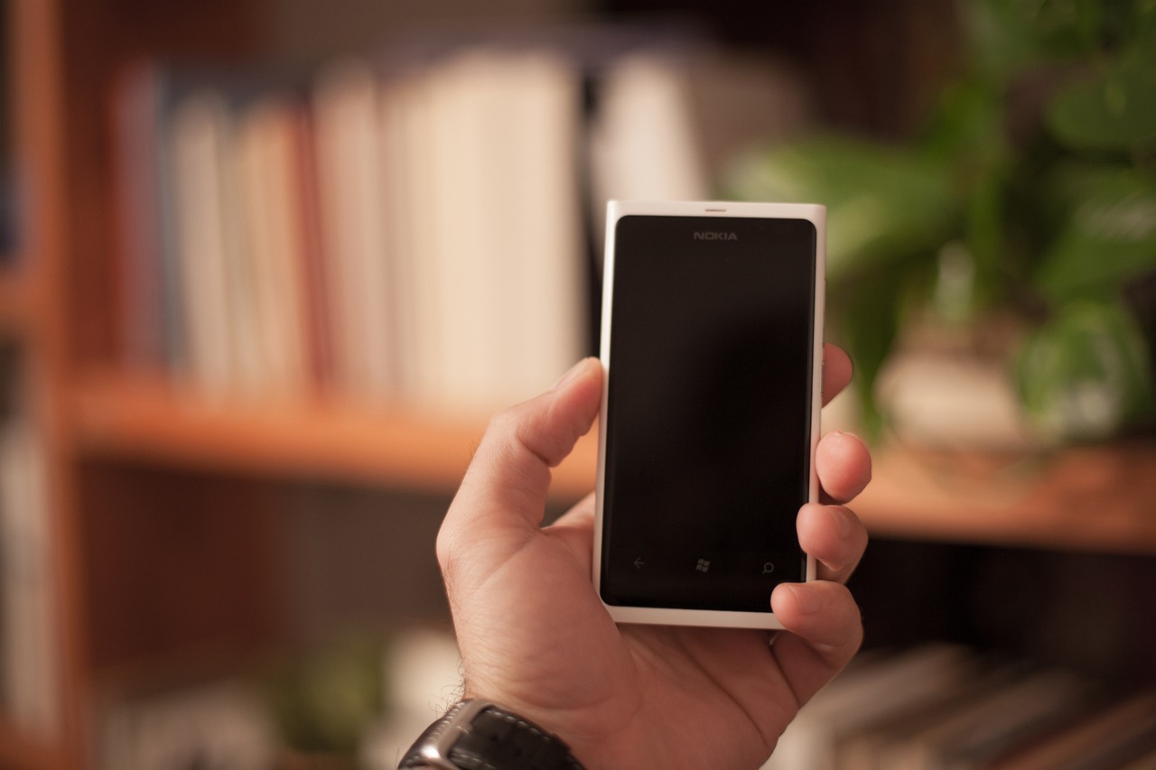 iPhone 4，白苹果，经典还是遗珠？