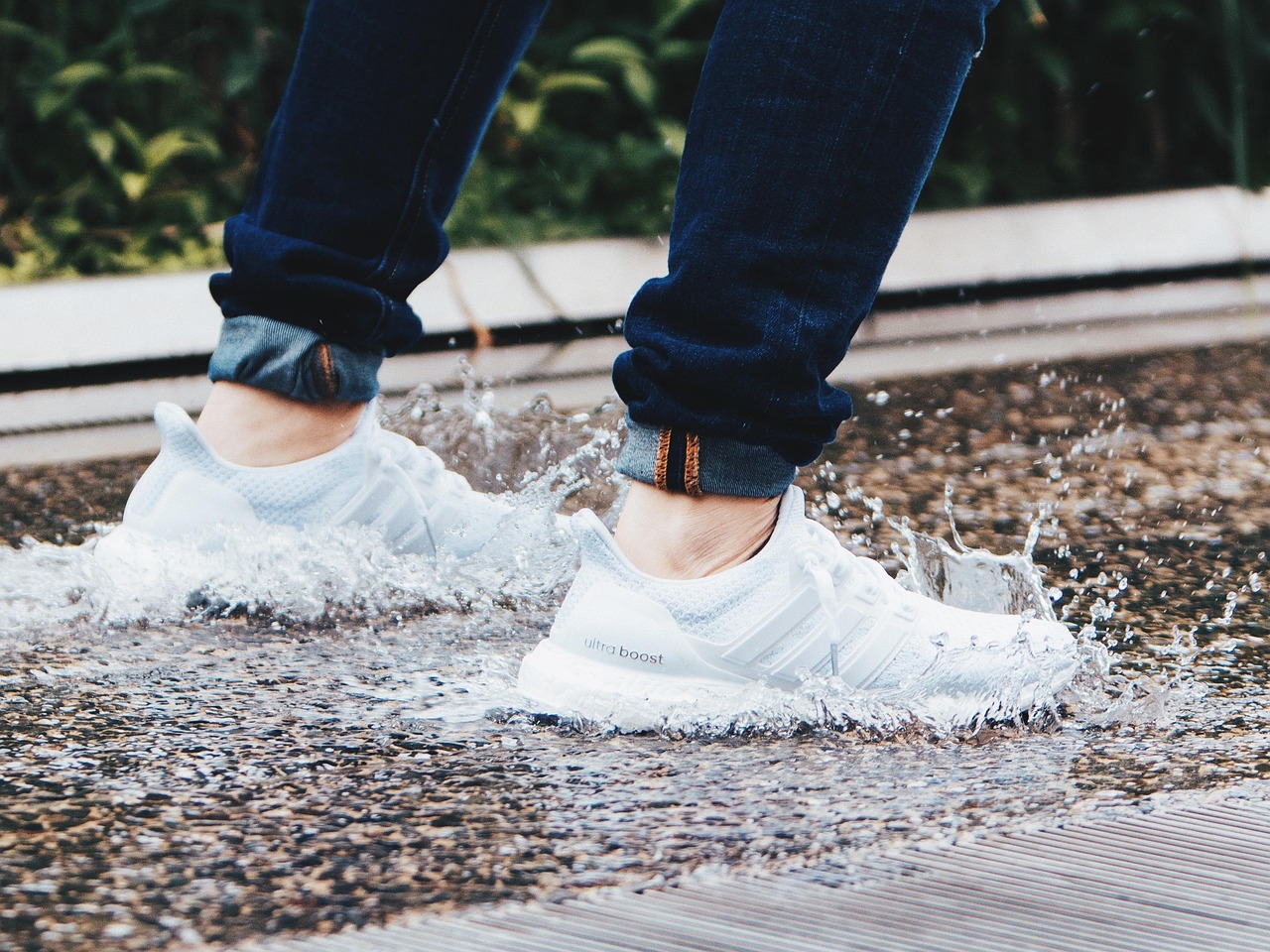 运动时尚首选——Adidas运动裤