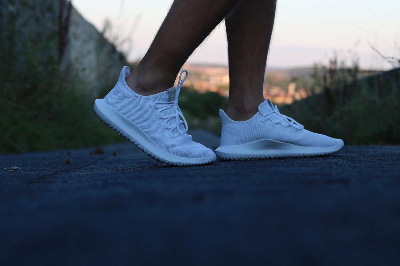 运动时尚首选——Adidas运动裤